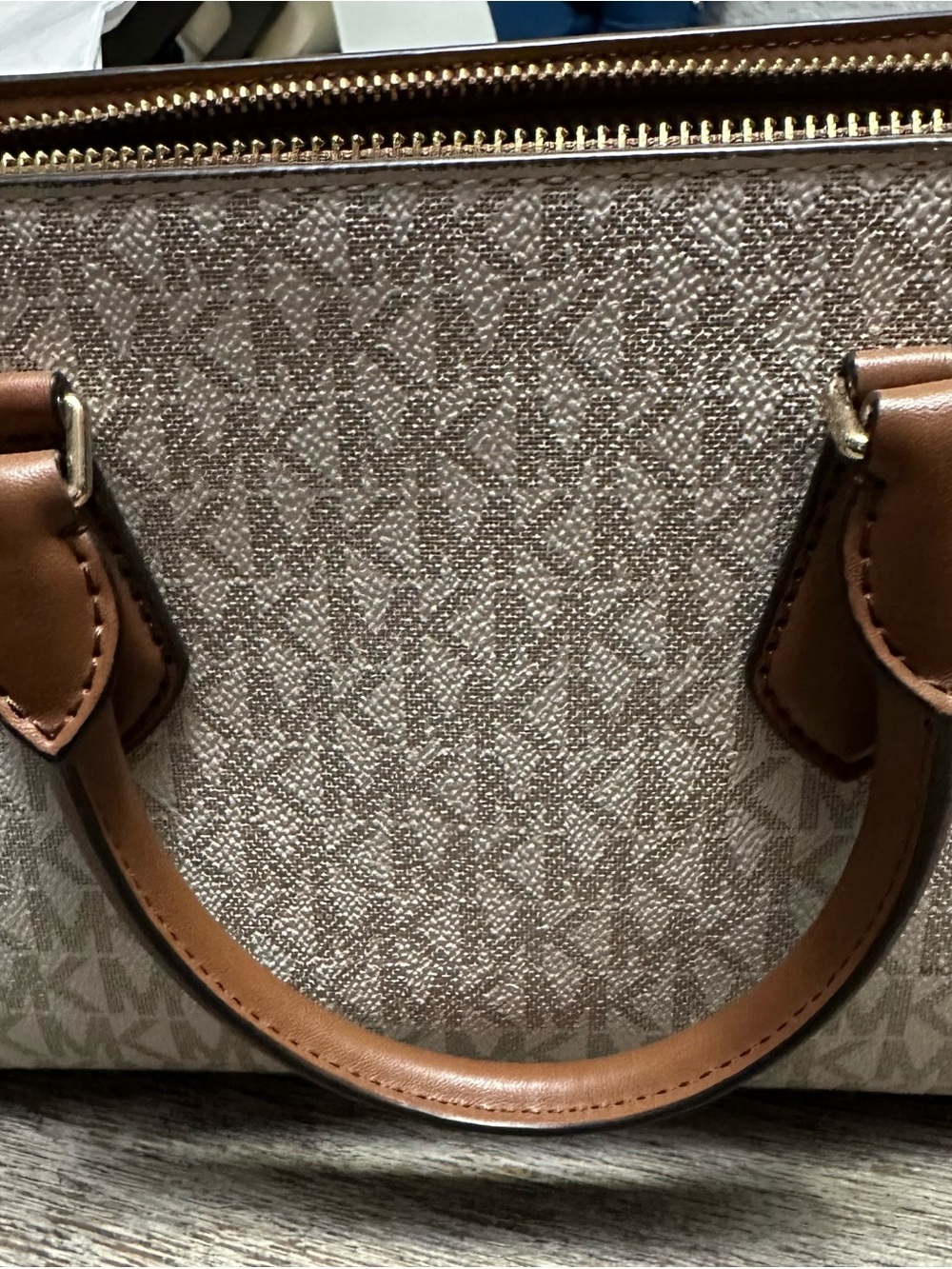 Michael Kors Cream Signature Satchel with Brown Trim - Picture 3 of 10